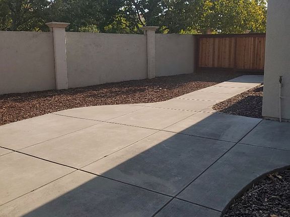 5th image of 620 Parisio Cir