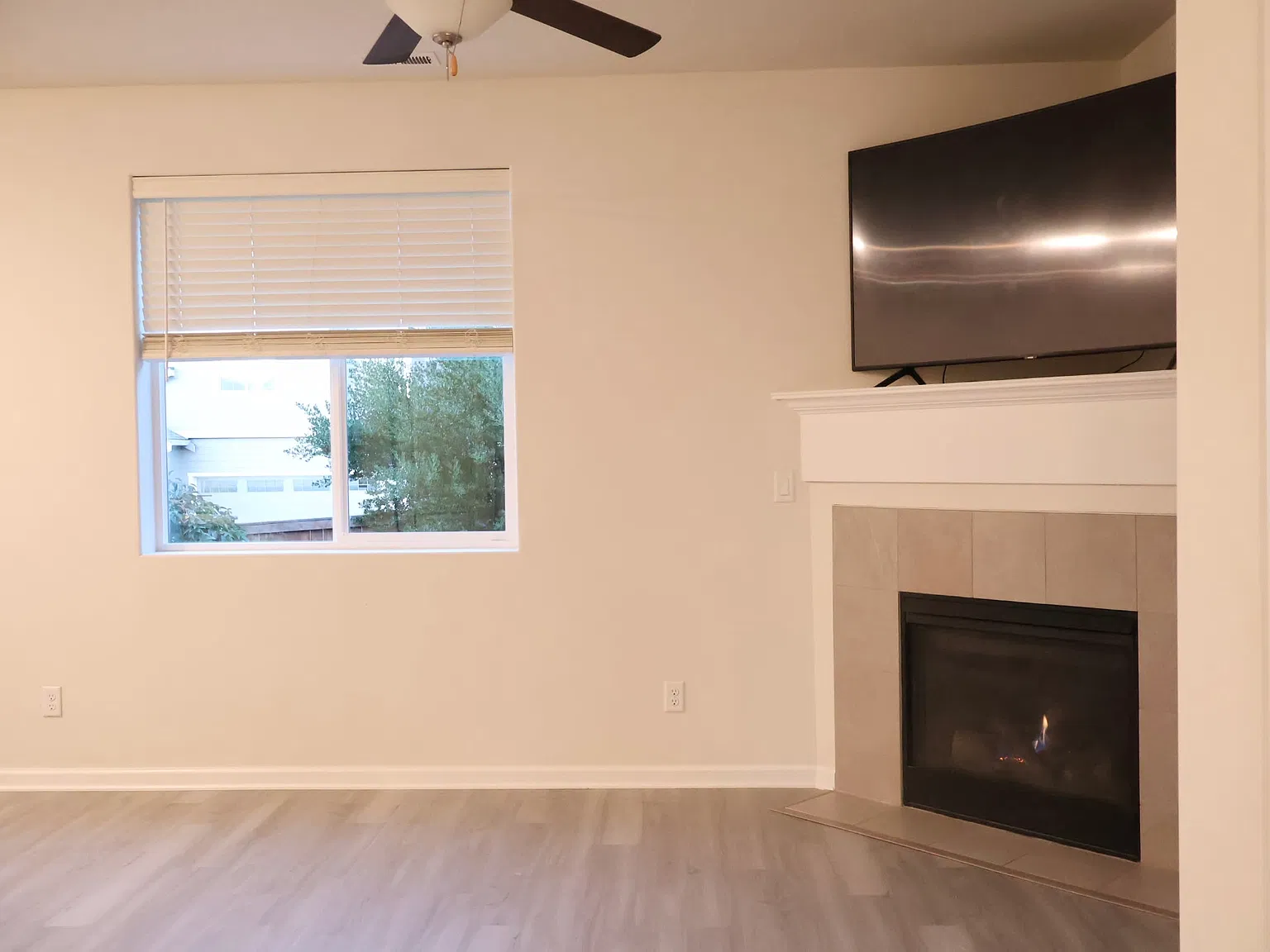 3 bed, 1273 sqft, $2,800 — Photo 3