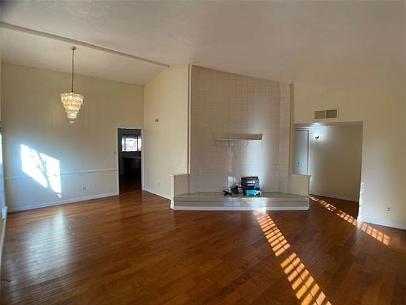 3rd image of 1113 Lesa Ln