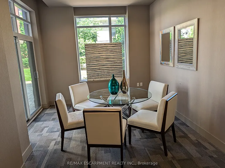 90 Charlton Ave W #702 — Photo 22