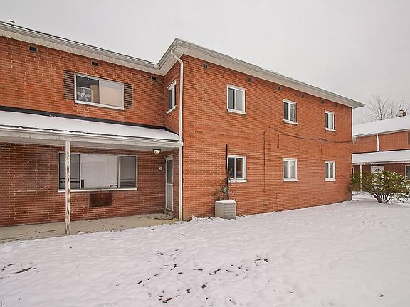 2nd image of 23878 Banbury Cir APT 8