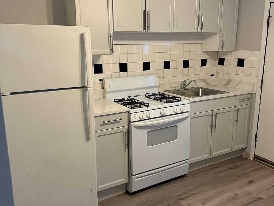 2nd image of 4052 N Bernard St #1R