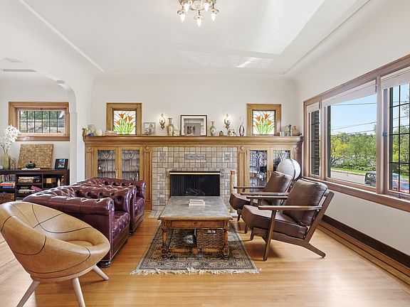 4th image of 6228 E Green Lake Way N