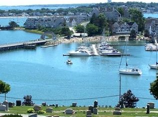 28 Commodore Ct, Hull, MA 02045