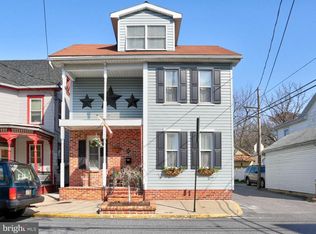 32 W Ferdinand St, Manheim, PA 17545