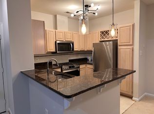 4137 Fountainside Ln Unit 302, Fairfax, VA 22030