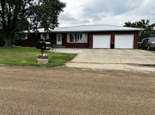 705 4th St SE, Highmore, SD 57345