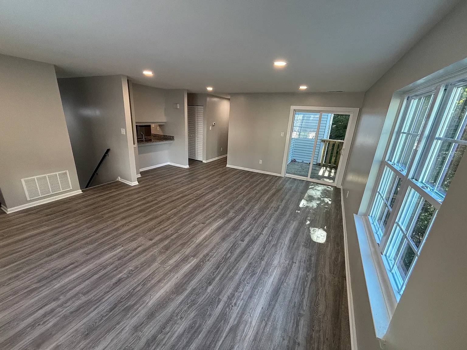 2 bed, 1150 sqft, $2,100 — Photo 4