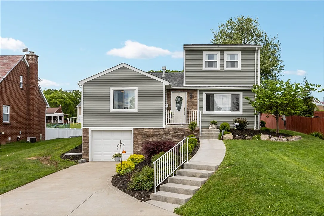 218 Pearl Dr photo 1