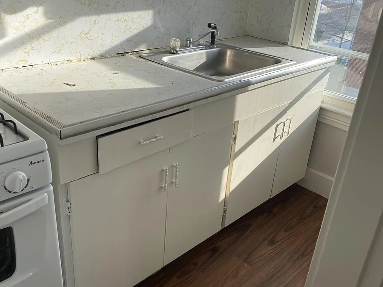 5-8 Clifford Ave — Photo 10