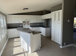 102 Channel Dr, Greenville, SC 29611