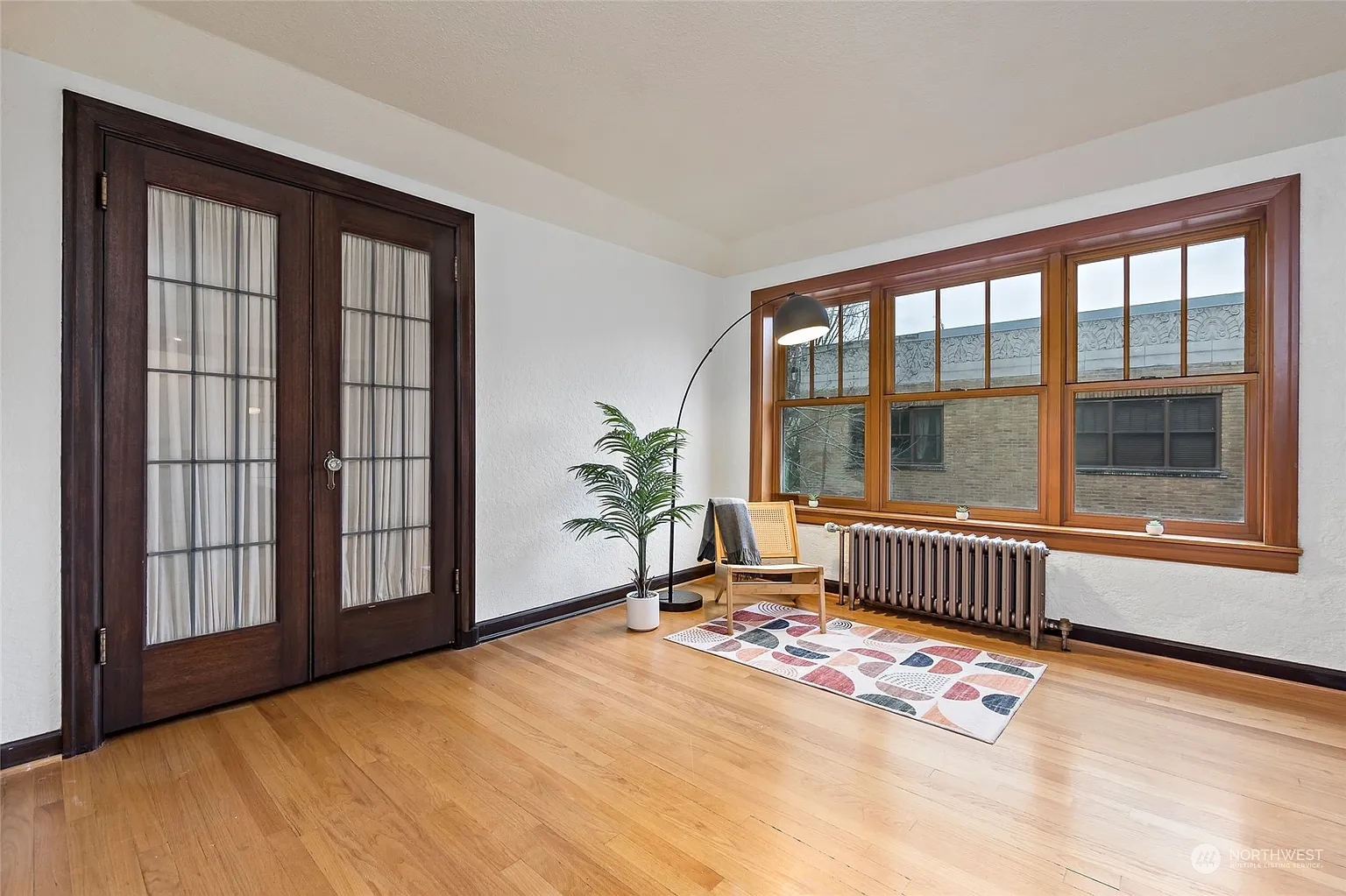519 W Roy Street #402 photo 1