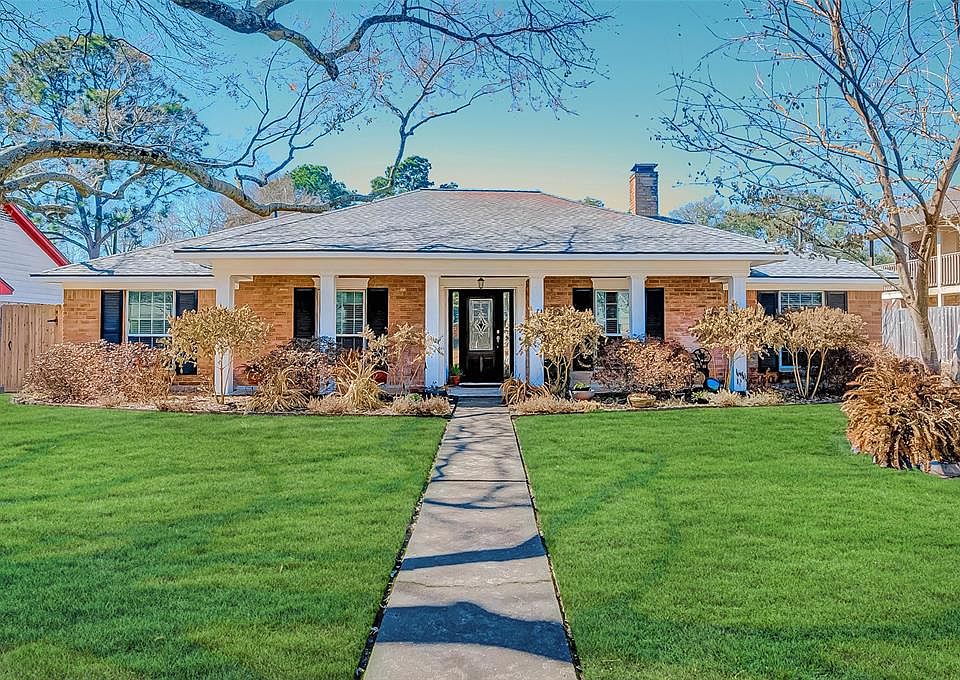 1st image of 2719 Shadowdale Dr
