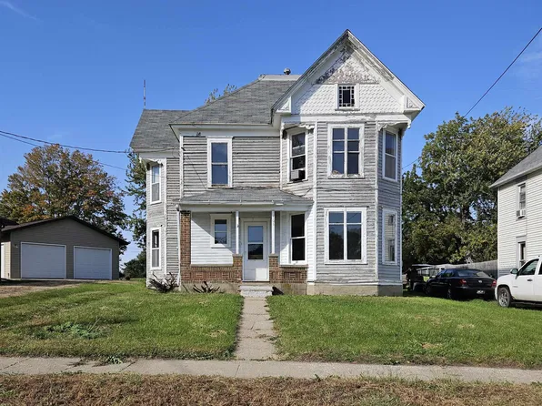705 Garfield St, Gladbrook, IA 50635