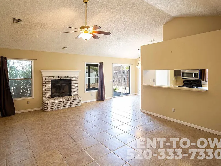 8661 N Newhill Ave — Photo 2
