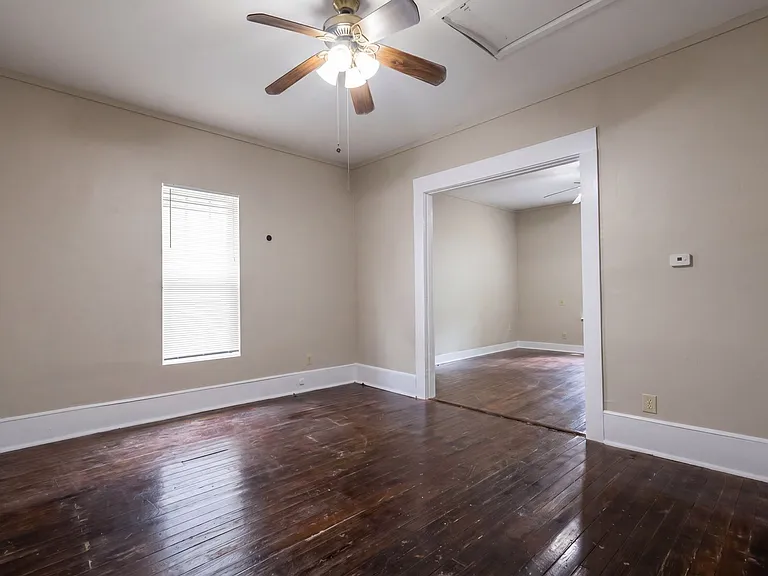 1544 Gilbert Dr — Photo 4