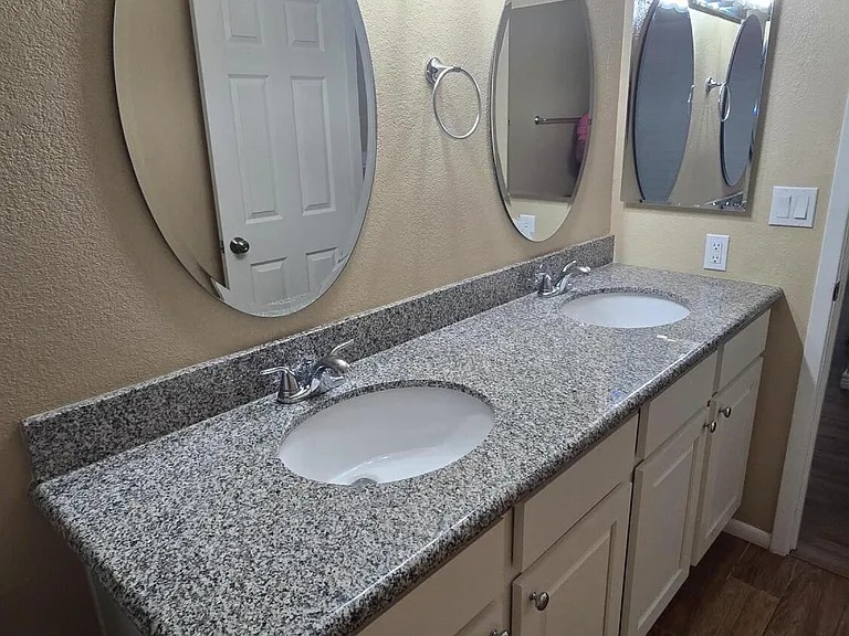 5128 W Surrey Ave — Photo 3