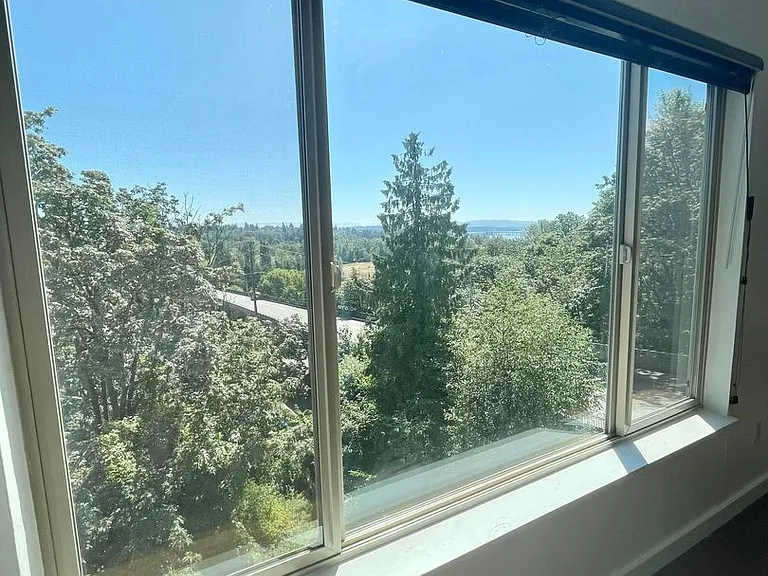 Bayview Apartments — Photo 61