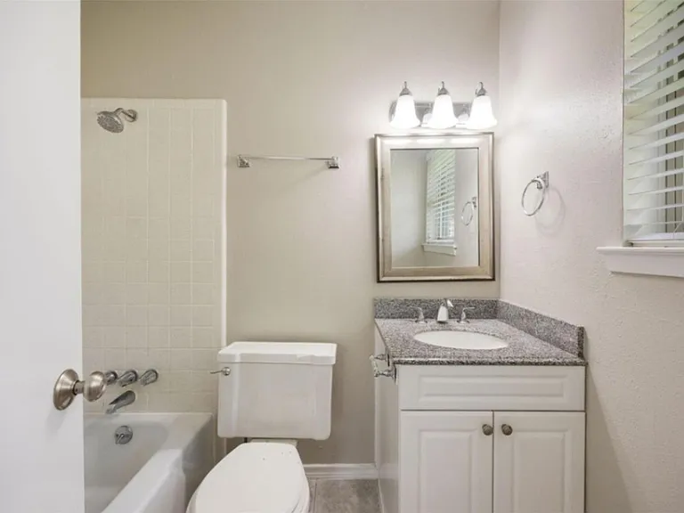 9238 Rockhurst Dr — Photo 6