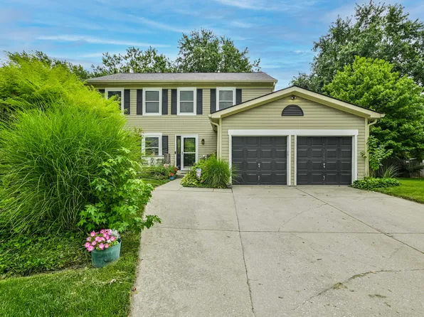 909 Farmview Ln, Carmel, IN 46032