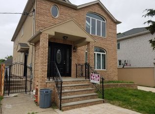 15820 81st St, Jamaica, NY 11414