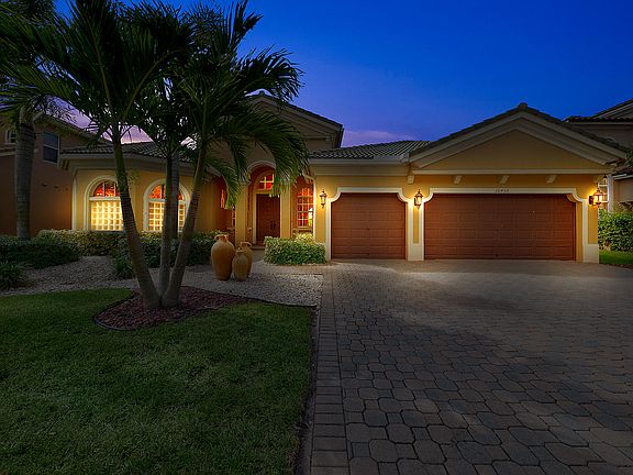 3rd image of 10458 Oak Meadow Ln