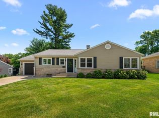 10 Sunset Dr, Jacksonville, IL 62650