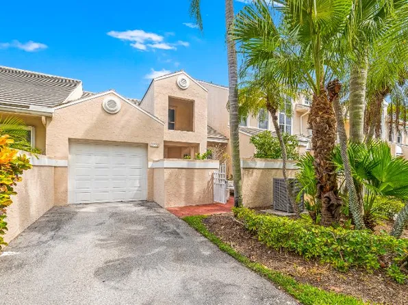 227 N Lakeshore Dr, Hypoluxo, FL 33462
