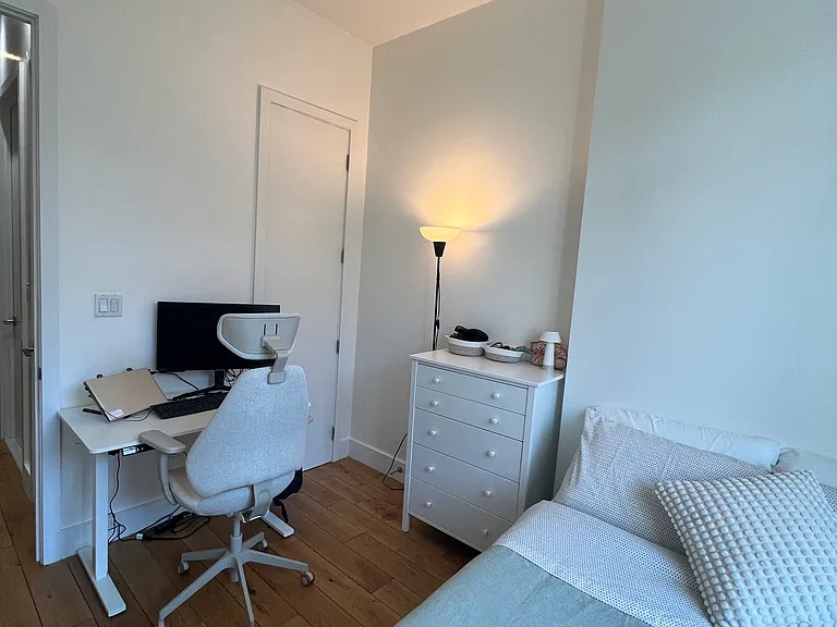 329 Sterling St #4E — Photo 5
