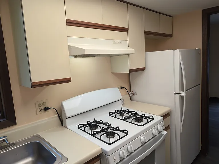 242 W Slade St #2E — Photo 13