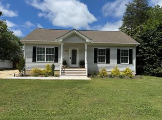 230 Roseneath Ave, Kilmarnock, VA 22482