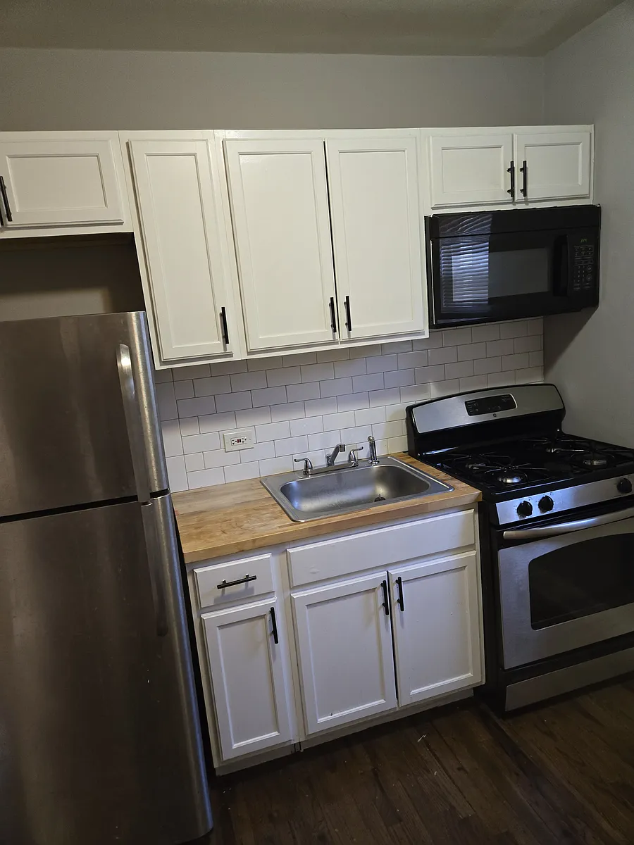 Building Photo - 8545 S May St #1