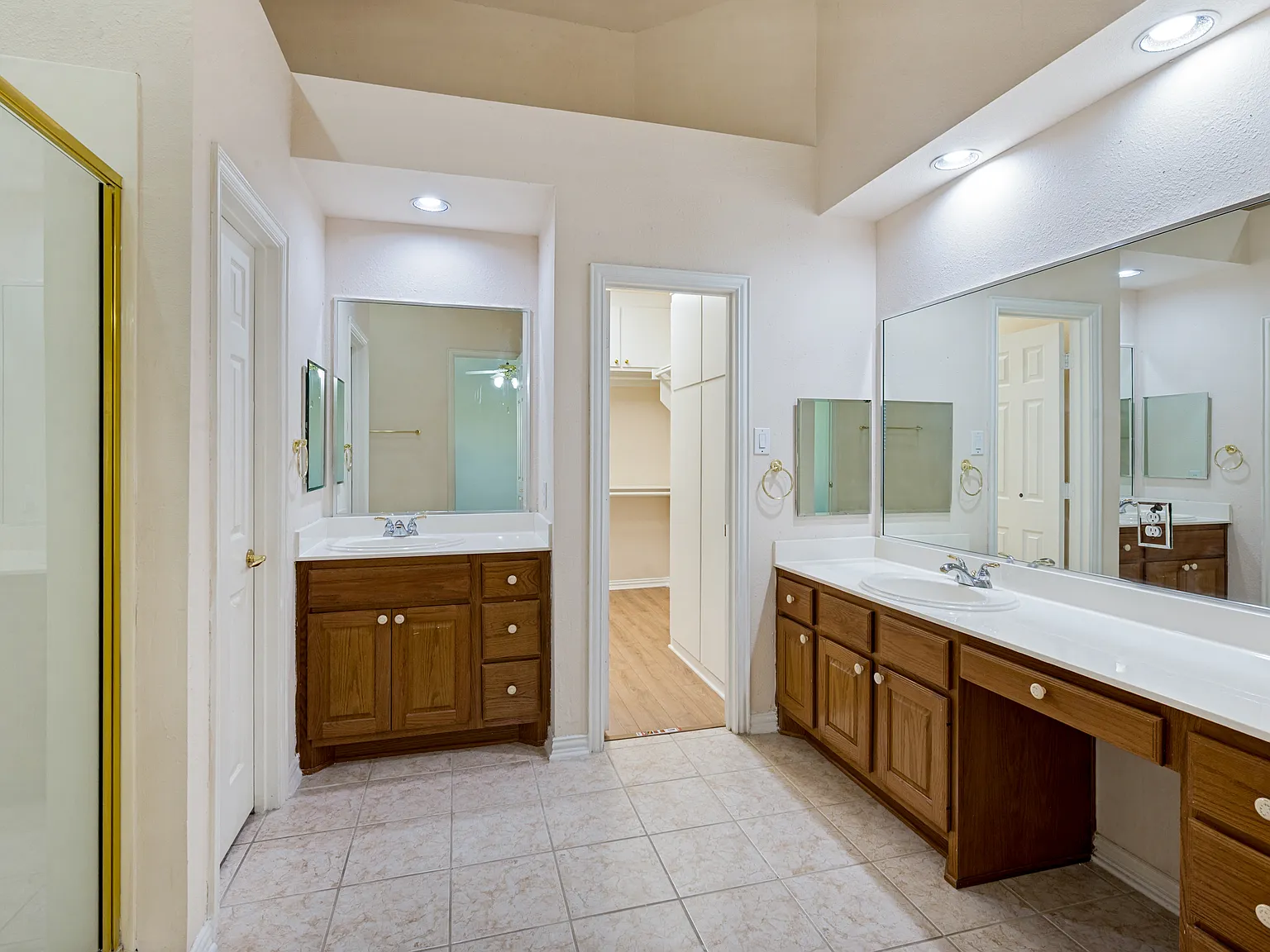 4 bed, 3.5 bath, 3212 sqft, $3,200 — Photo 4