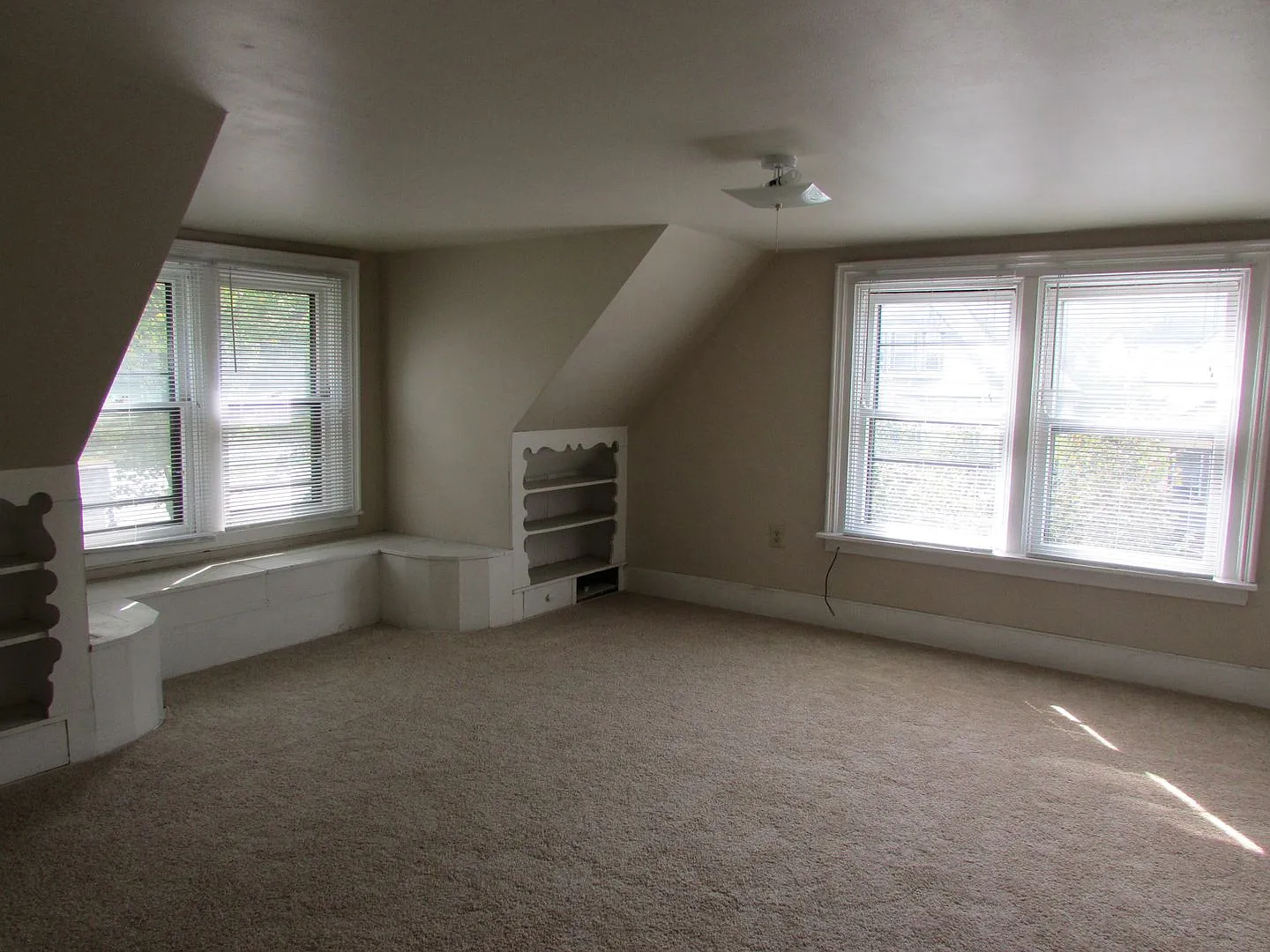 11 North Franklin Street — Photo 2