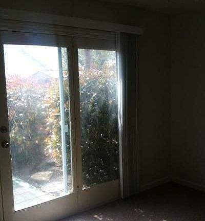3rd image of 606 Helen Ct