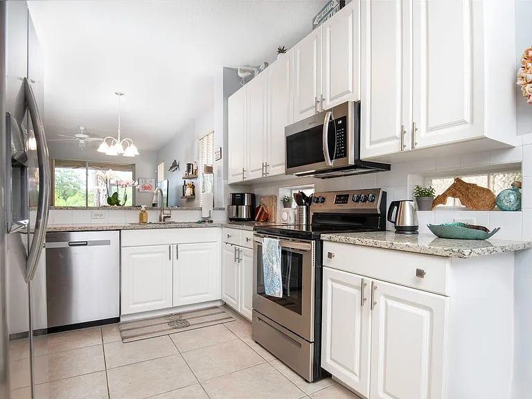 3751 NW Willow Creek Dr — Photo 5