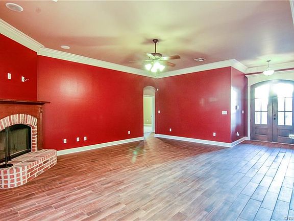 4th image of 144 Lakeside Dr