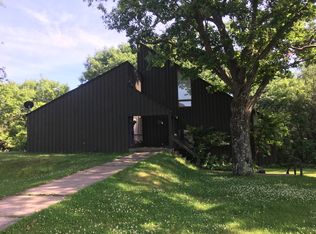 1035 E E St, Iron Mountain, MI 49801