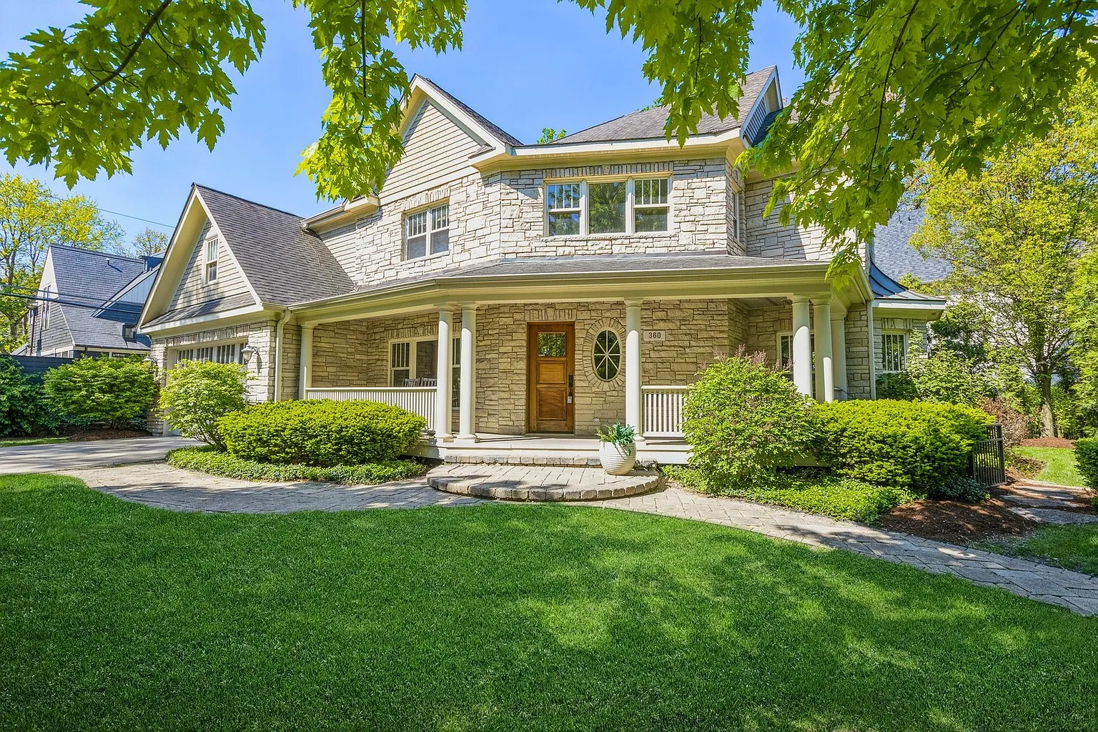 360 N Oak St photo 1