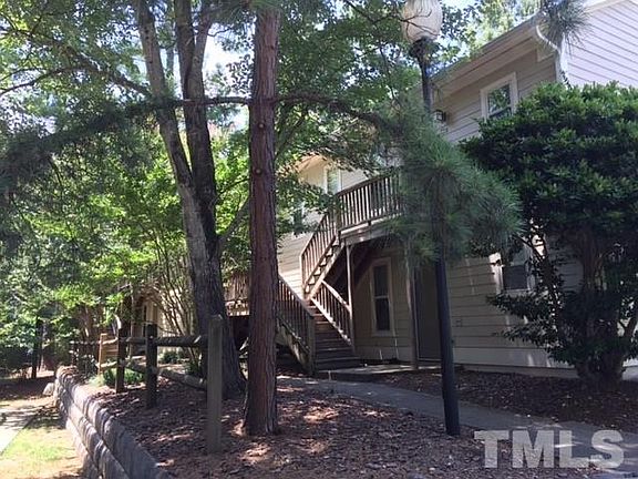 3rd image of 1513 E Franklin St APT 127C