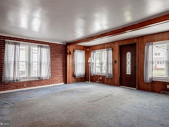 5th image of 117 Beech Ave