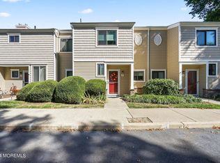 8 Carol Ct, Tinton Falls, NJ 07724