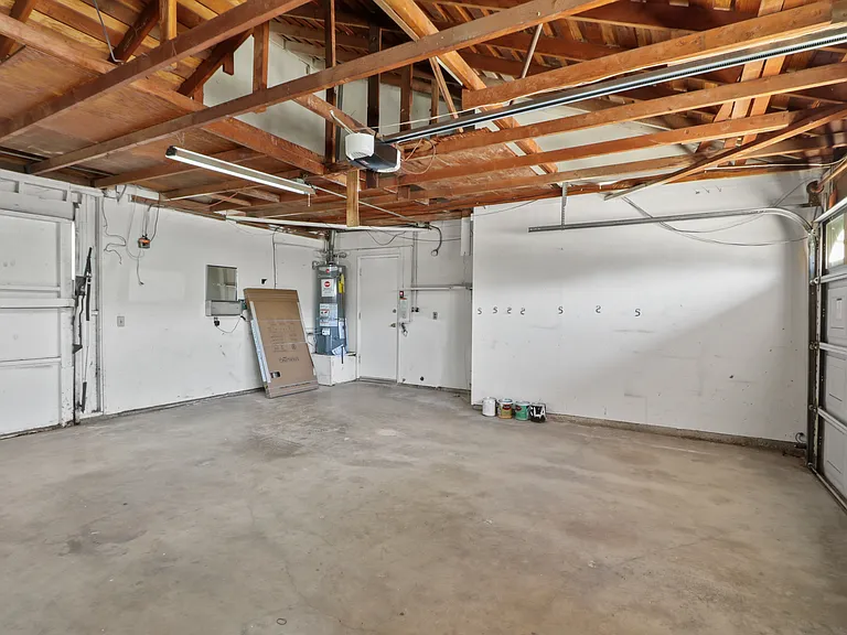 8801 Monterey Cir — Photo 19