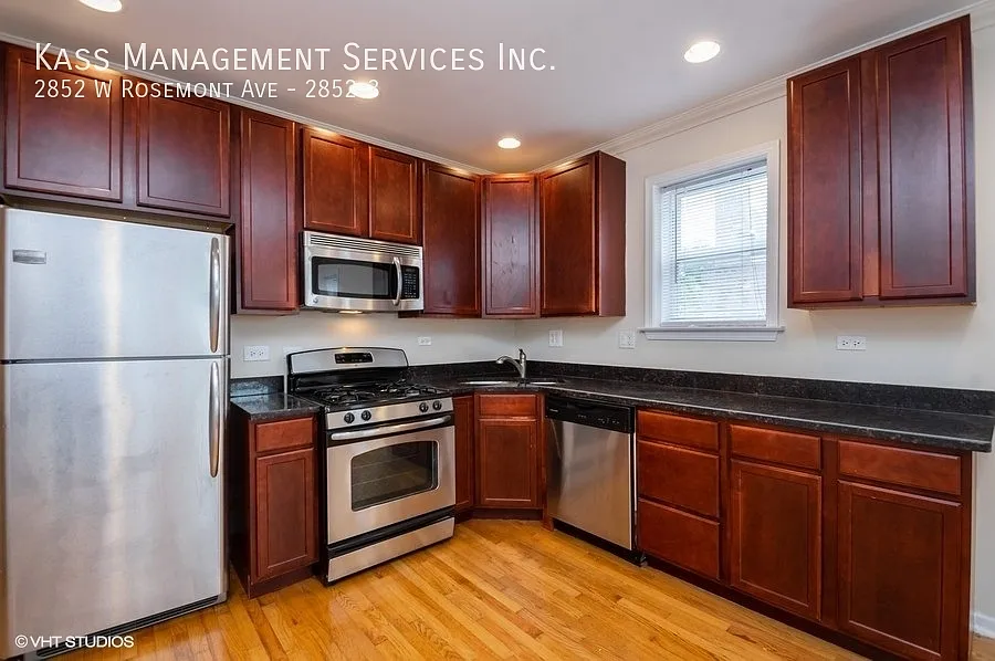Building Photo - 2852 W Rosemont Ave #3