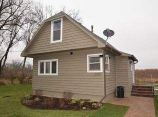 1327 Nippersink Dr, Spring Grove, IL 60081