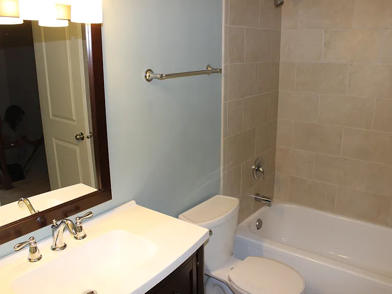 1102 Eisenhower Ct — Photo 6
