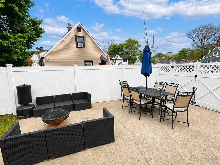14 Paul Pl — Photo 8