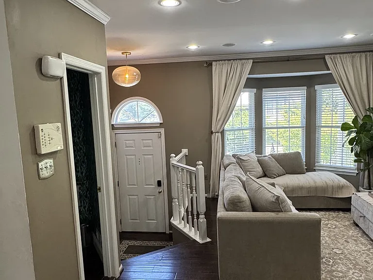 519 Beacon Hill Ter — Photo 13