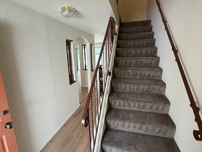 stair to 2nd floor to 3 bedrooms and full bath