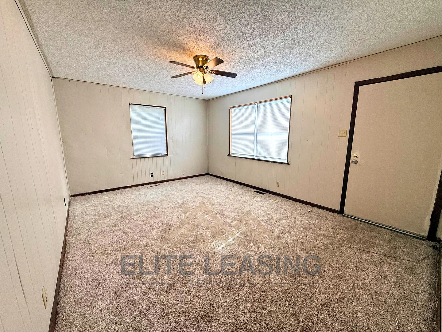 2 Bedrooms | 1 Bathroom | Partial Fenced Yard — Photo 2